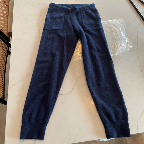 Quince Cashmere Navy Sweatpants Size 10 Kids - Picture 7 of 8